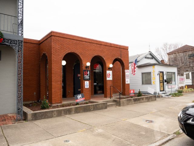 EM Print & Ship Center